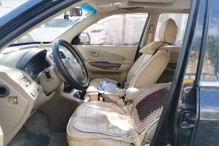 Used Hyundai Tucson 2009 2.0L Manual Two-Wheel Drive Fashion Edition Left Front Seat