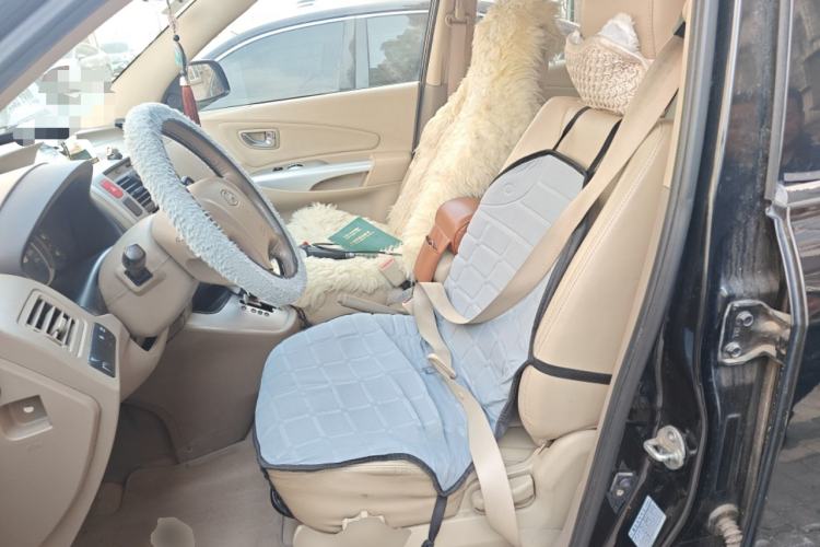 Used Hyundai Tucson 2009 2.0L Automatic Two-Wheel Drive with Sunroof Left Front Seat