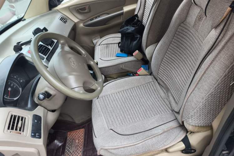 Used Hyundai Tucson 2009 2.0L Manual Two-Wheel Drive Fashion Edition Left Front Seat