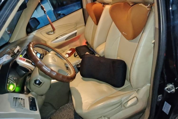 Used Hyundai Tucson 2009 2.0L Automatic Two-Wheel Drive with Sunroof Left Front Seat