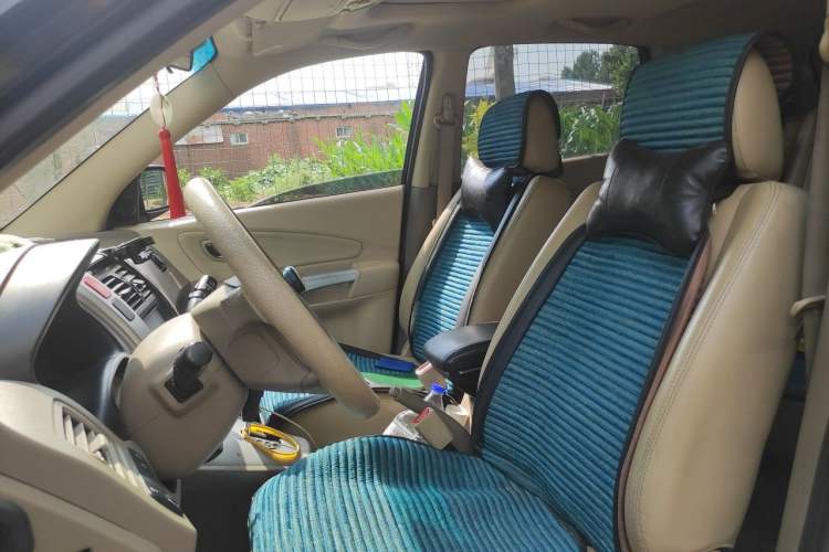 Used Hyundai Tucson 2009 2.0L Automatic Two-Wheel Drive with Sunroof Left Front Seat