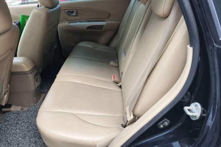 Used Hyundai Tucson 2009 2.0L Automatic Two-Wheel Drive with Sunroof Left Rear Seat