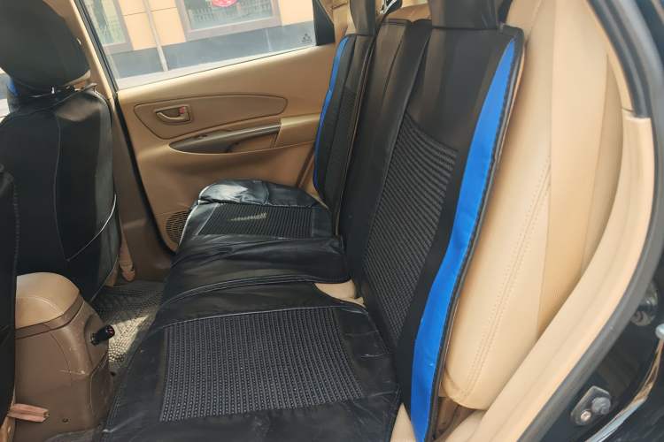 Used Hyundai Tucson 2009 2.0L Manual Two-Wheel Drive Fashion Edition Left Rear Seat