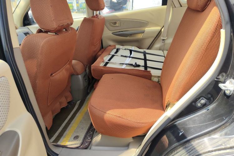 Used Hyundai Tucson 2009 2.0L Manual Two-Wheel Drive Fashion Edition Left Rear Seat