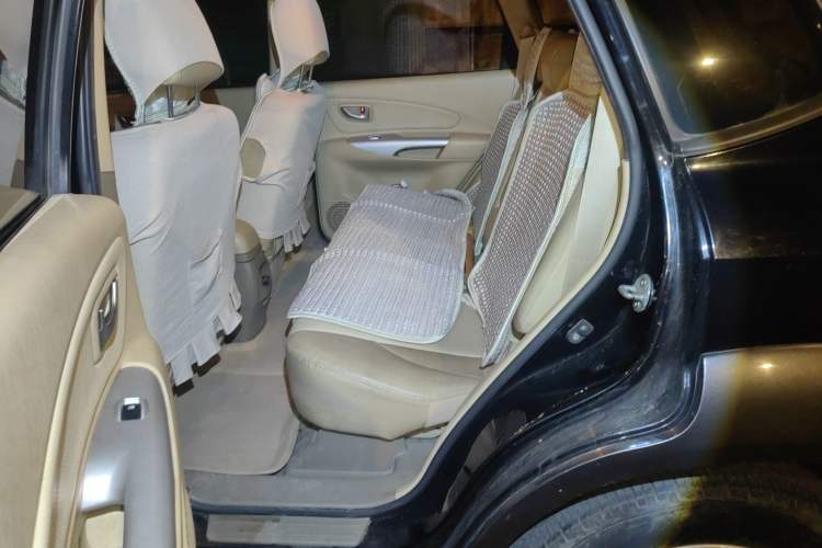 Used Hyundai Tucson 2009 2.0L Automatic Two-Wheel Drive with Sunroof Left Rear Seat