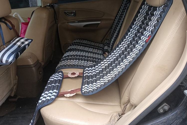 Used Hyundai Tucson 2009 2.0L Automatic Two-Wheel Drive with Sunroof Left Rear Seat