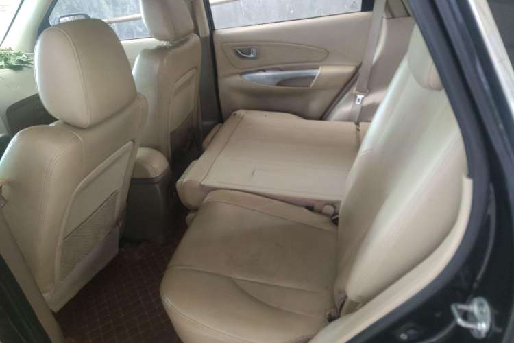 Used Hyundai Tucson 2009 2.0L Automatic Two-Wheel Drive with Sunroof Left Rear Seat