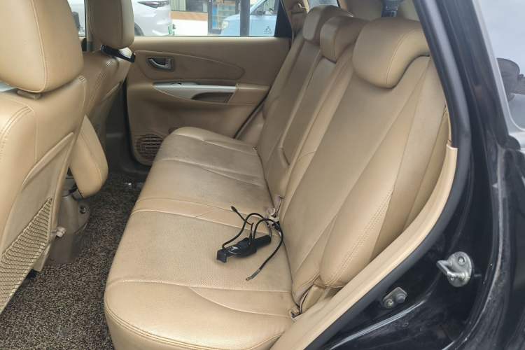 Used Hyundai Tucson 2009 2.0L Automatic Two-Wheel Drive with Sunroof Left Rear Seat
