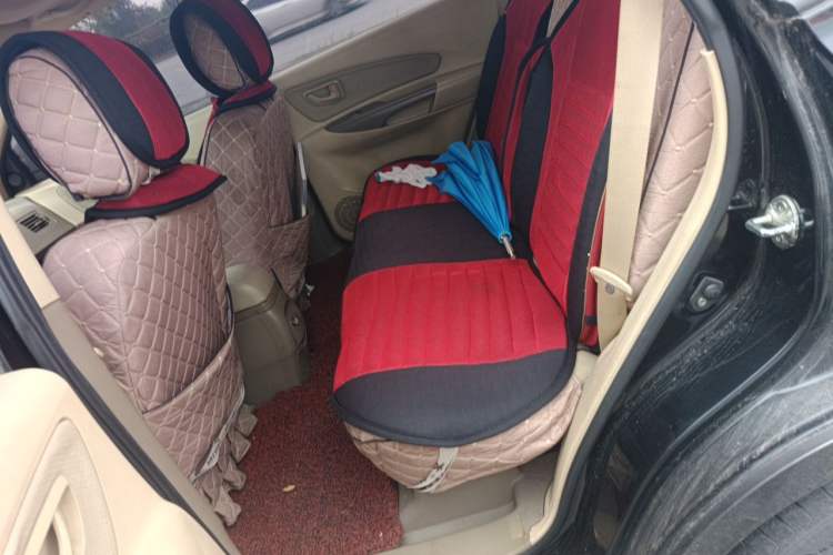 Used Hyundai Tucson 2009 2.0L Manual Two-Wheel Drive Fashion Edition Left Rear Seat