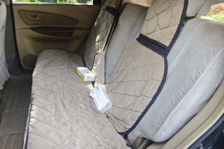 Used Hyundai Tucson 2009 2.0L Manual Two-Wheel Drive Fashion Edition Left Rear Seat