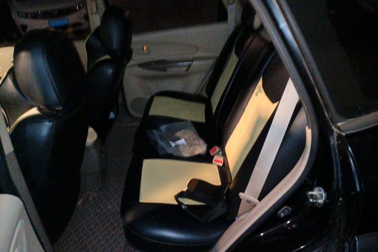 Used Hyundai Tucson 2009 2.0L Manual Two-Wheel Drive Fashion Edition Left Rear Seat