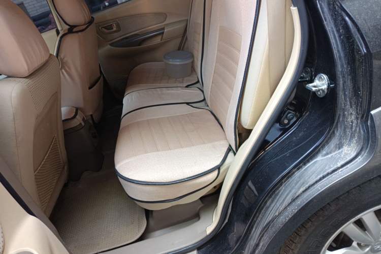Used Hyundai Tucson 2009 2.0L Manual Two-Wheel Drive Fashion Edition Left Rear Seat