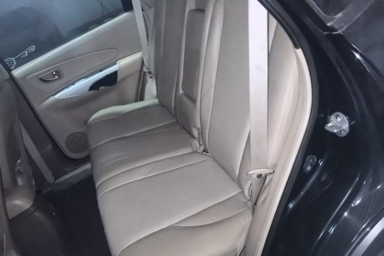 Used Hyundai Tucson 2009 2.0L Automatic Two-Wheel Drive with Sunroof Left Rear Seat