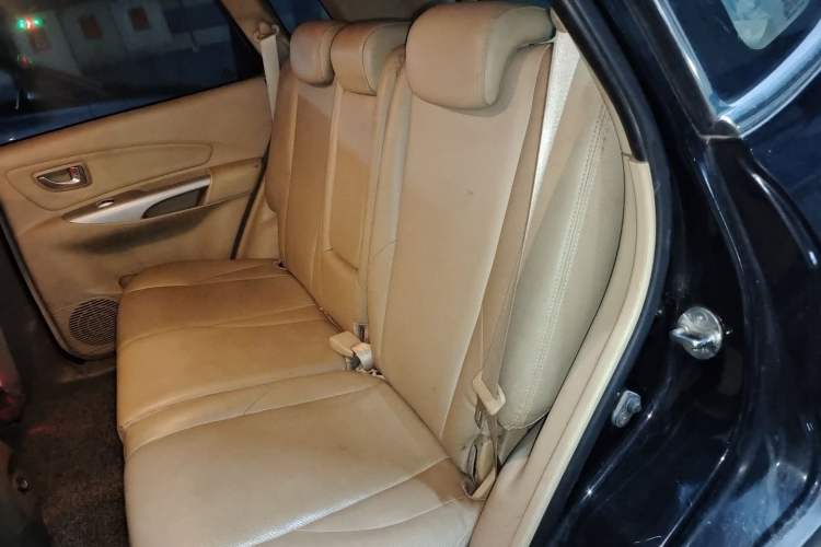 Used Hyundai Tucson 2009 2.0L Automatic Two-Wheel Drive with Sunroof Left Rear Seat