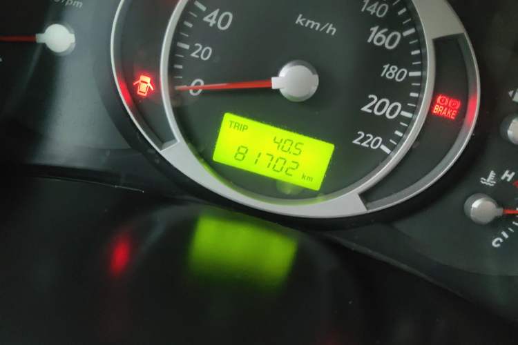 Used Hyundai Tucson 2009 2.0L Manual Two-Wheel Drive Fashion Edition Odometer Close Up