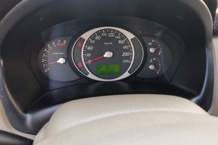 Used Hyundai Tucson 2009 2.0L Automatic Two-Wheel Drive with Sunroof Odometer Close Up