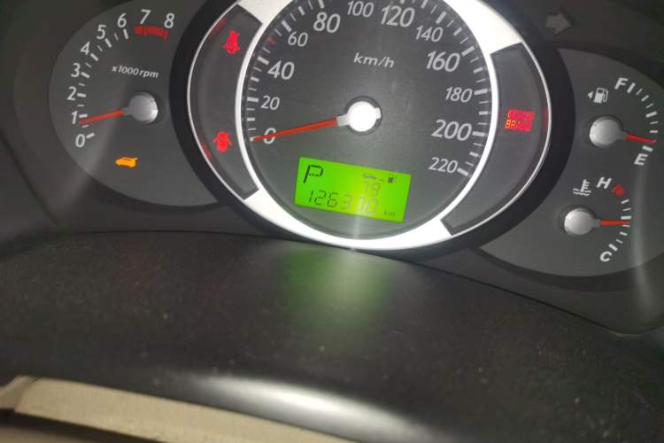 Used Hyundai Tucson 2009 2.0L Automatic Two-Wheel Drive with Sunroof Odometer Close Up
