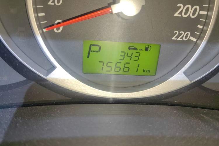 Used Hyundai Tucson 2009 2.0L Automatic Two-Wheel Drive with Sunroof Odometer Close Up