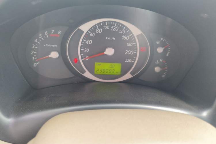 Used Hyundai Tucson 2009 2.0L Manual Two-Wheel Drive Fashion Edition Odometer Close Up