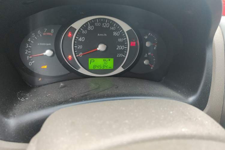 Used Hyundai Tucson 2009 2.0L Automatic Two-Wheel Drive with Sunroof Odometer Close Up