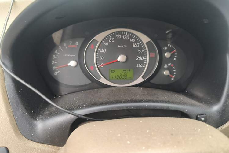 Used Hyundai Tucson 2009 2.0L Automatic Two-Wheel Drive with Sunroof Odometer Close Up