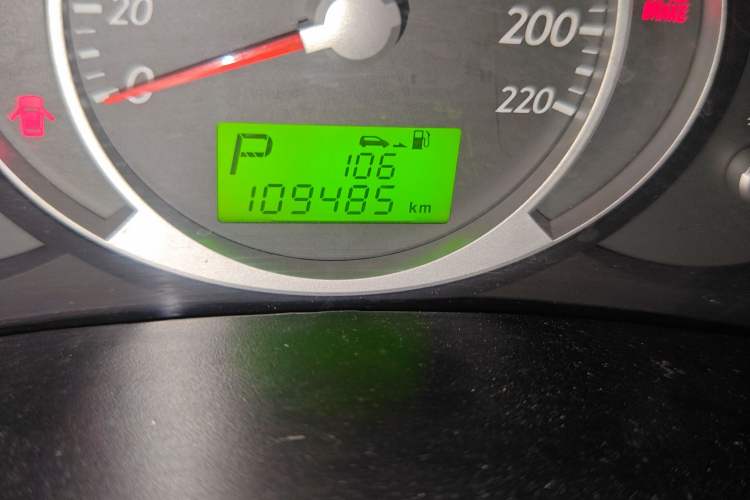 Used Hyundai Tucson 2009 2.0L Automatic Two-Wheel Drive with Sunroof Odometer Close Up
