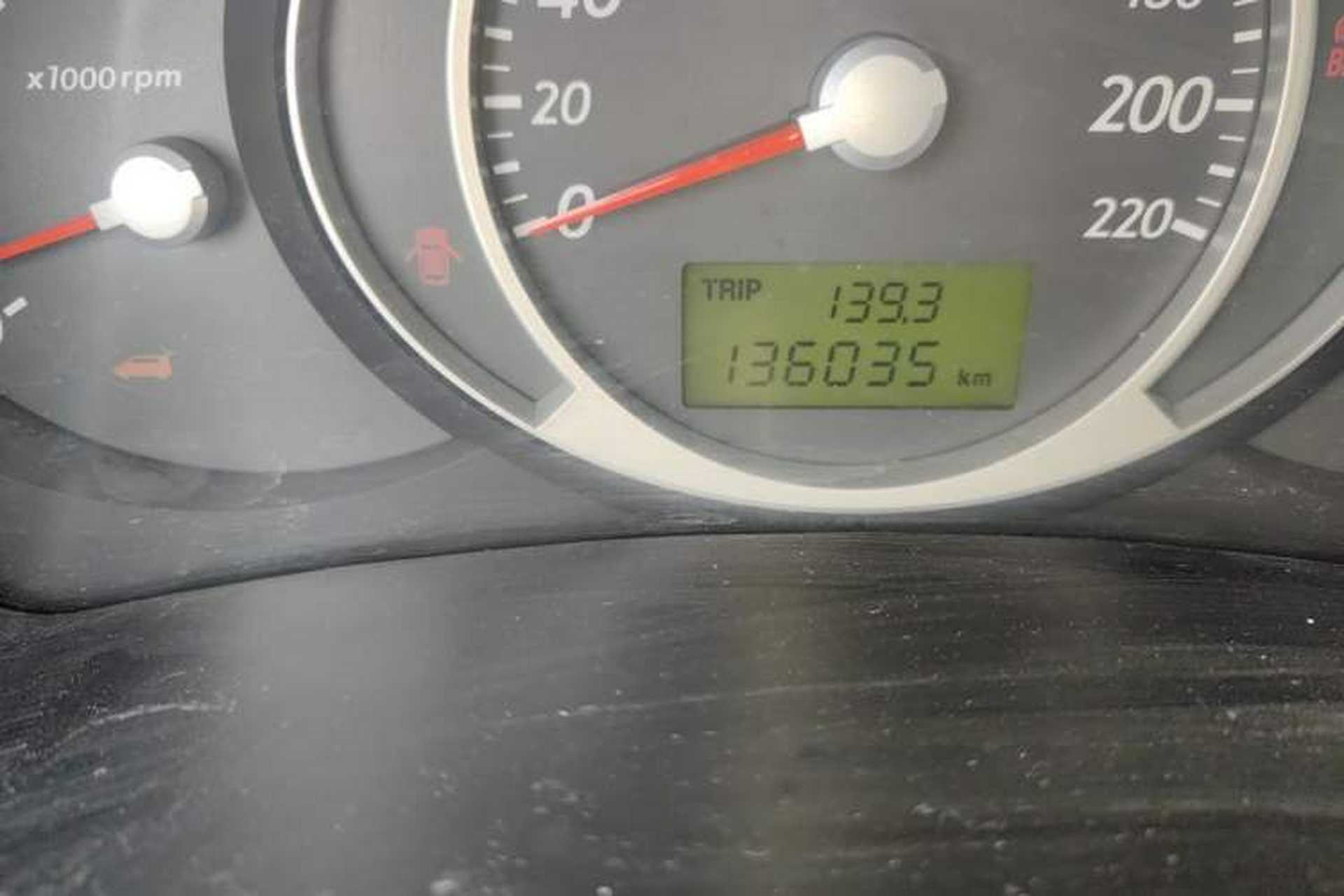 Used Hyundai Tucson 2009 2.0L Manual Two-Wheel Drive Fashion Edition Odometer Close Up
