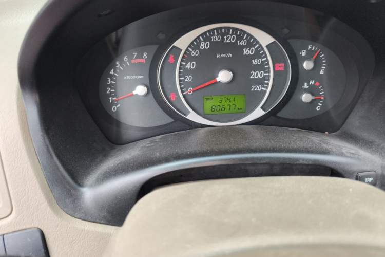 Used Hyundai Tucson 2009 2.0L Manual Two-Wheel Drive Fashion Edition Odometer Close Up