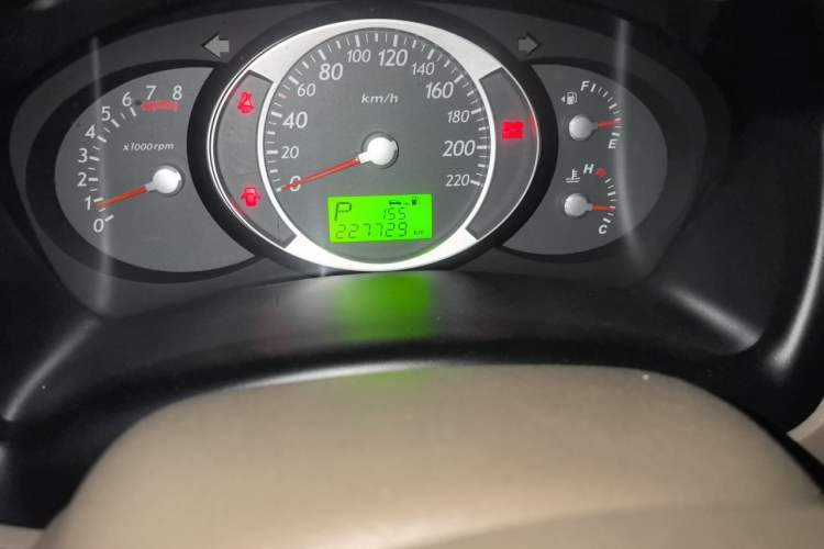 Used Hyundai Tucson 2009 2.0L Automatic Two-Wheel Drive with Sunroof Odometer Close Up