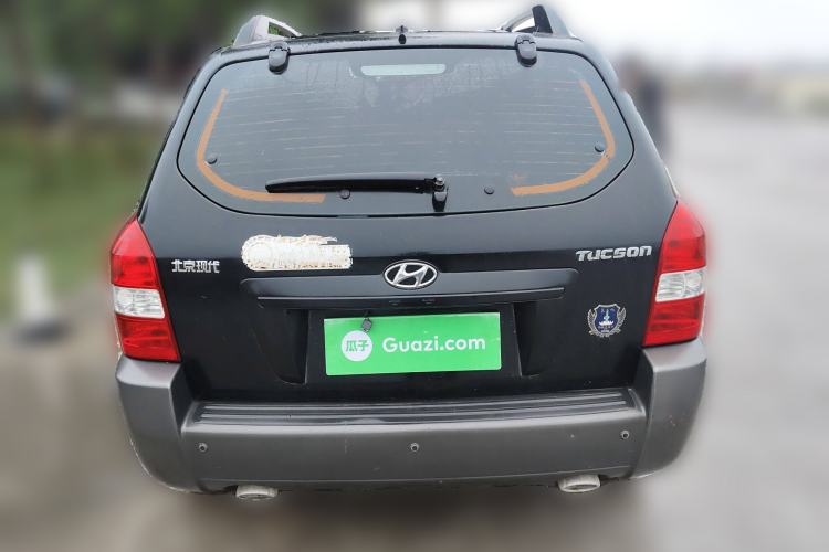 Used Hyundai Tucson 2009 2.0L Manual Two-Wheel Drive Fashion Edition Rear