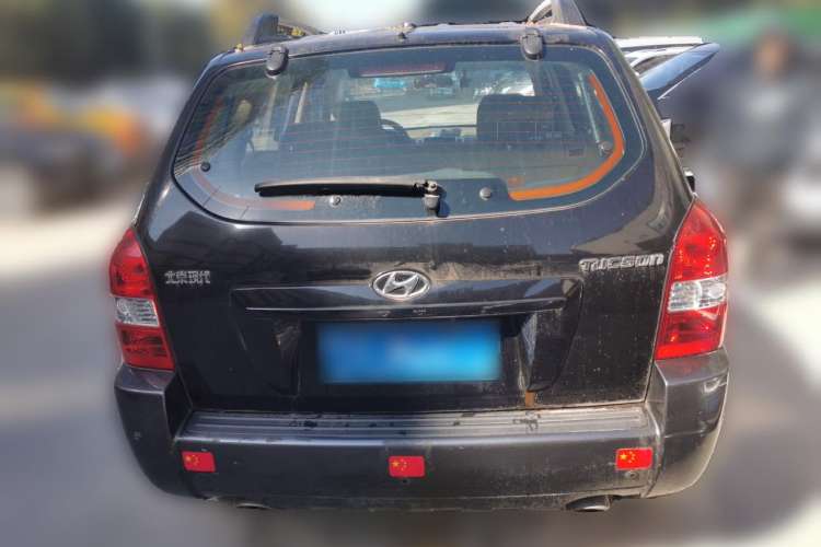 Used Hyundai Tucson 2009 2.0L Manual Two-Wheel Drive Fashion Edition Rear