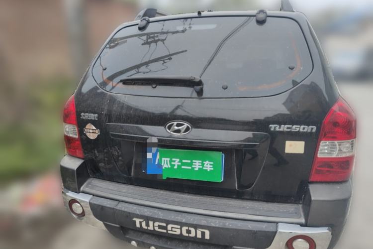 Used Hyundai Tucson 2009 2.0L Automatic Two-Wheel Drive with Sunroof Rear