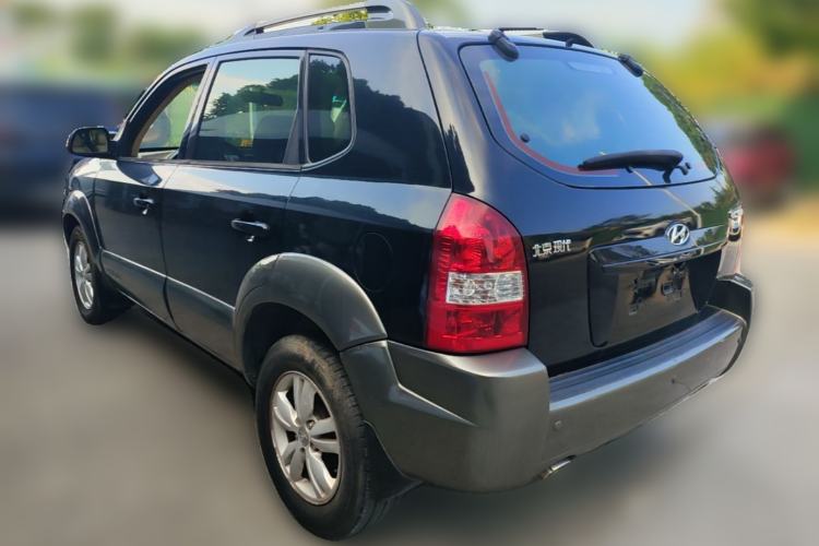 Used Hyundai Tucson 2009 2.0L Automatic Two-Wheel Drive with Sunroof Rear Left 45 Deg