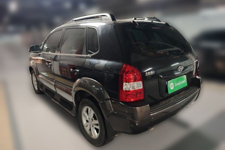 Used Hyundai Tucson 2009 2.0L Automatic Two-Wheel Drive with Sunroof Rear Left 45 Deg