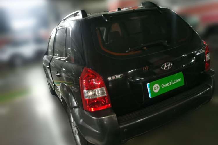 Used Hyundai Tucson 2009 2.0L Automatic Two-Wheel Drive with Sunroof Rear Left 45 Deg