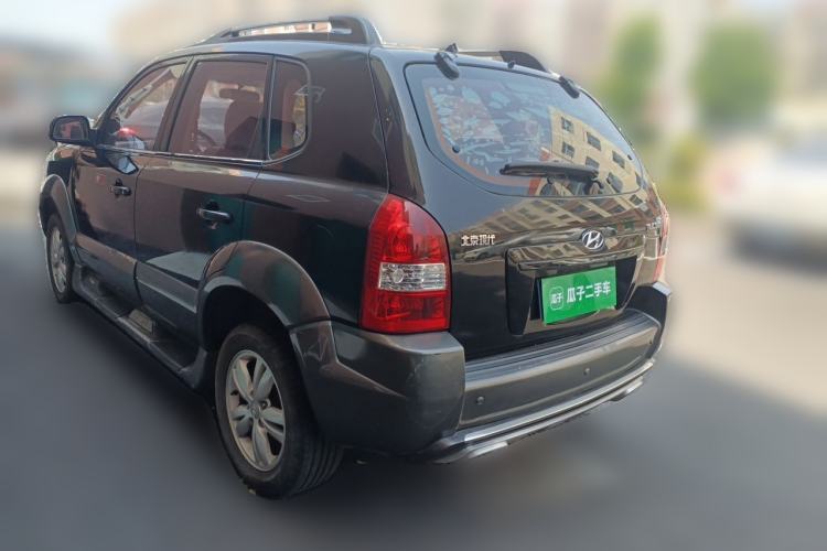 Used Hyundai Tucson 2009 2.0L Automatic Two-Wheel Drive with Sunroof Rear Left 45 Deg