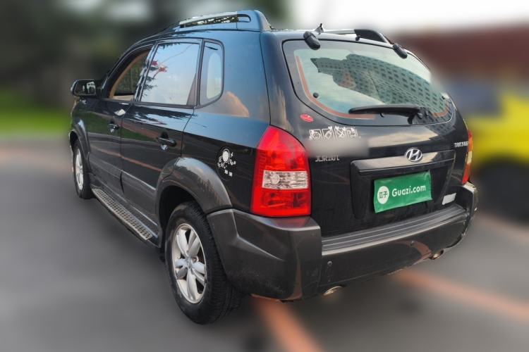 Used Hyundai Tucson 2009 2.0L Automatic Two-Wheel Drive with Sunroof Rear Left 45 Deg