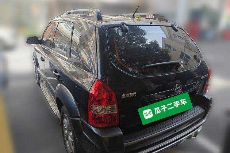 Used Hyundai Tucson 2009 2.0L Manual Two-Wheel Drive Fashion Edition Rear Left 45 Deg