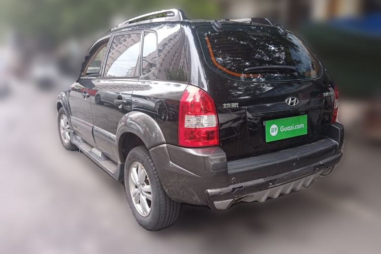 Used Hyundai Tucson 2009 2.0L Automatic Two-Wheel Drive with Sunroof Rear Left 45 Deg