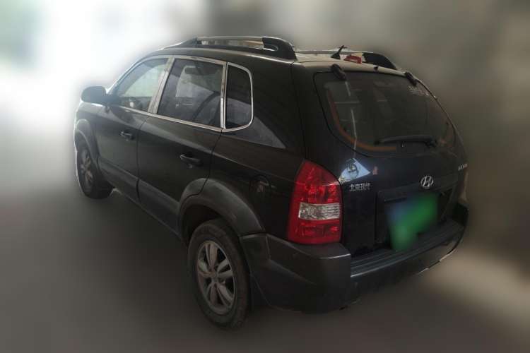 Used Hyundai Tucson 2009 2.0L Automatic Two-Wheel Drive with Sunroof Rear Left 45 Deg