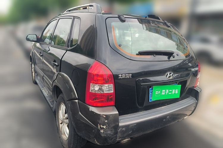 Used Hyundai Tucson 2009 2.0L Automatic Two-Wheel Drive with Sunroof Rear Left 45 Deg