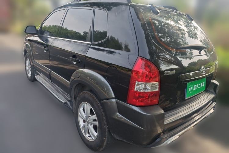 Used Hyundai Tucson 2009 2.0L Manual Two-Wheel Drive Fashion Edition Rear Left 45 Deg