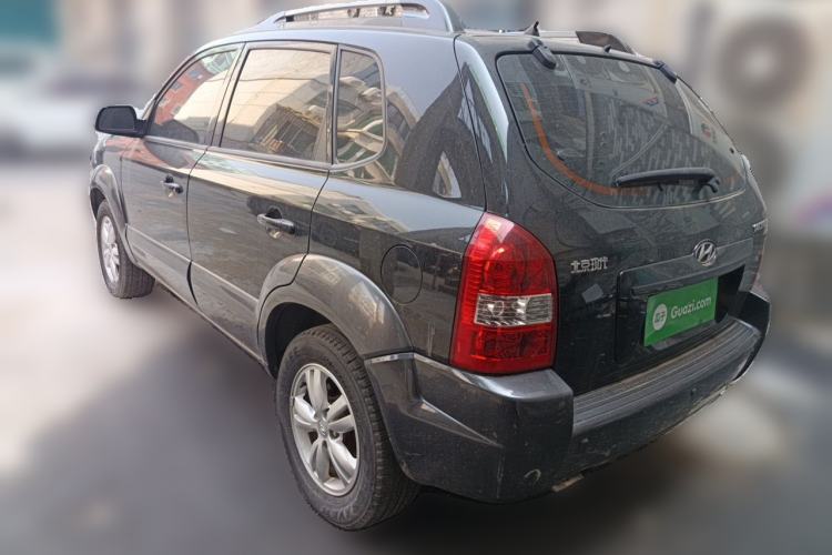 Used Hyundai Tucson 2009 2.0L Manual Two-Wheel Drive Fashion Edition Rear Left 45 Deg