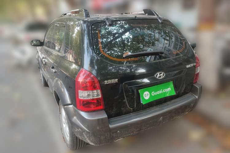 Used Hyundai Tucson 2009 2.0L Manual Two-Wheel Drive Fashion Edition Rear Left 45 Deg