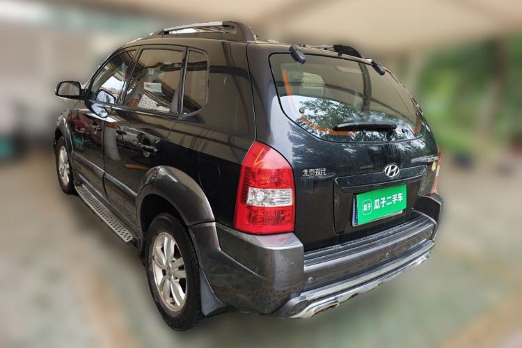 Used Hyundai Tucson 2009 2.0L Automatic Two-Wheel Drive with Sunroof Rear Left 45 Deg
