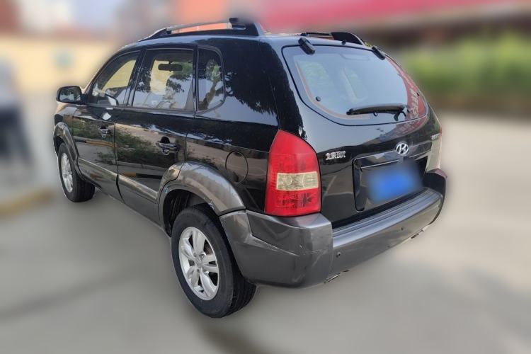 Used Hyundai Tucson 2009 2.0L Manual Two-Wheel Drive Fashion Edition Rear Left 45 Deg