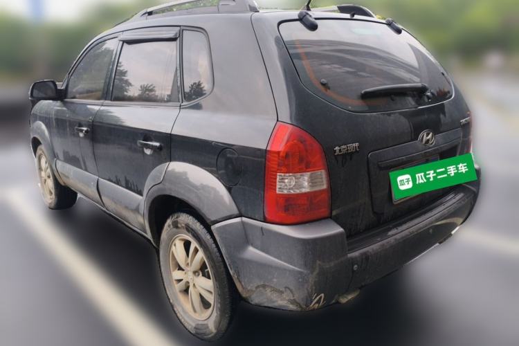Used Hyundai Tucson 2009 2.0L Automatic Two-Wheel Drive with Sunroof Rear Left 45 Deg