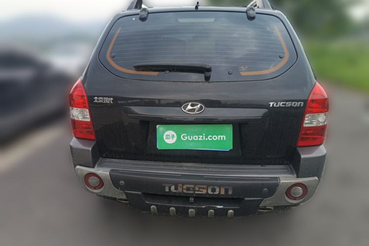 Used Hyundai Tucson 2009 2.0L Manual Two-Wheel Drive Fashion Edition Rear