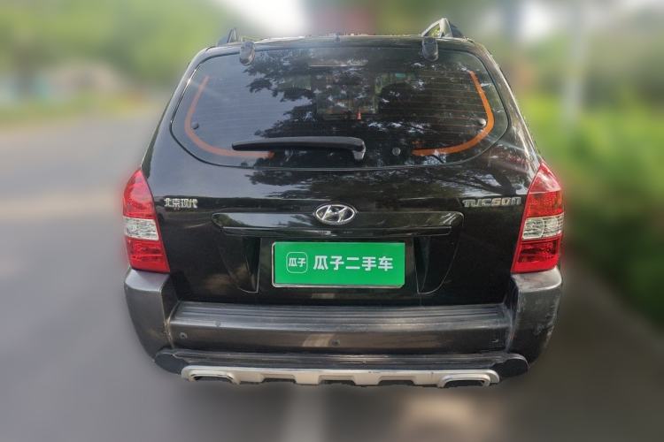 Used Hyundai Tucson 2009 2.0L Manual Two-Wheel Drive Fashion Edition Rear
