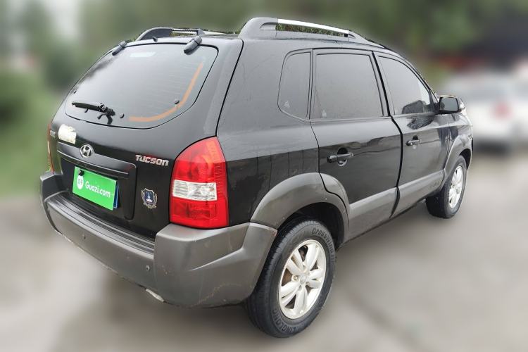 Used Hyundai Tucson 2009 2.0L Manual Two-Wheel Drive Fashion Edition Rear Right 45 Deg